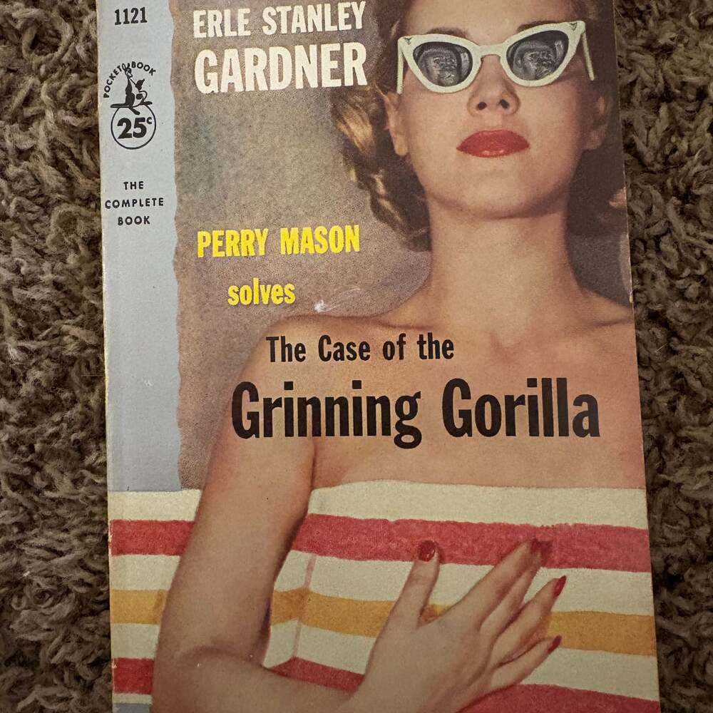 The Case of the Grinning Gorilla by Erle Stanley Gardner 1952 (Perry Mason) M13